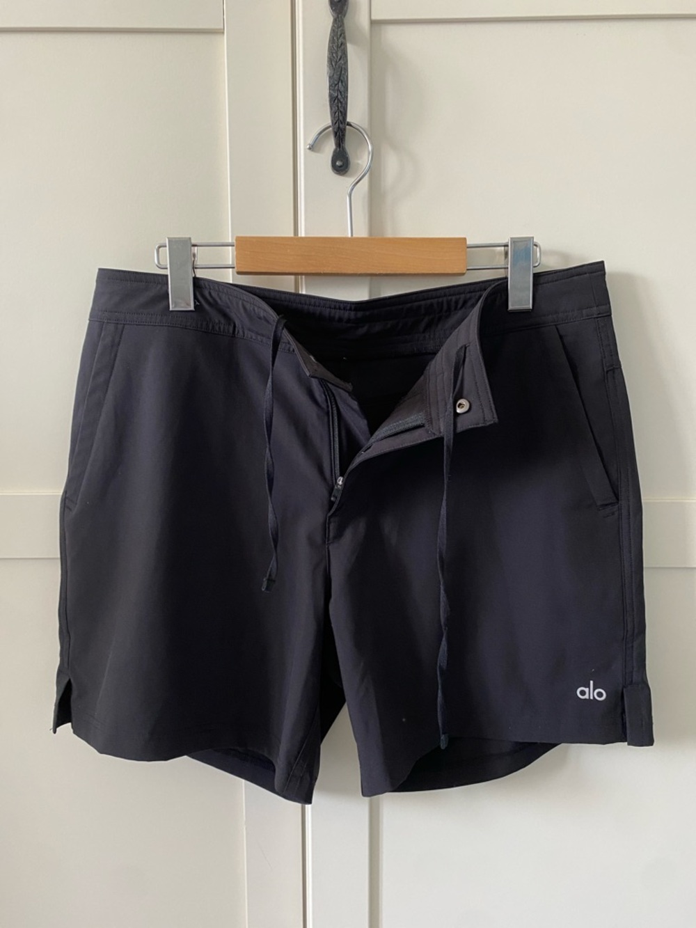 ALO 7" Sport Short Men's Black Athletic Shorts Premium Athleisure Size M - Picture 2 of 10